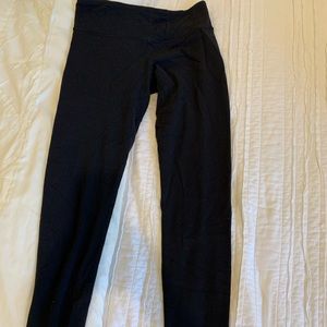 Lululemon black women’s rights size 6
